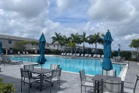 Townhouse in Homestead, Florida 3 bedrooms, 123.65 sq.m. № 1074828 - photo 1