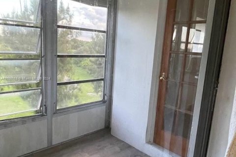 Condo in Davie, Florida, 1 bedroom  № 1862471 - photo 11
