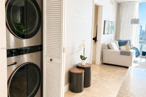 Condo in Miami, Florida, 1 bedroom № 2293846 - photo 13