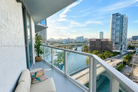 Condo in Miami, Florida, 1 bedroom № 2293846 - photo 4