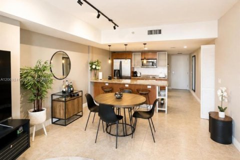 Condo in Miami, Florida, 1 bedroom № 2293846 - photo 8