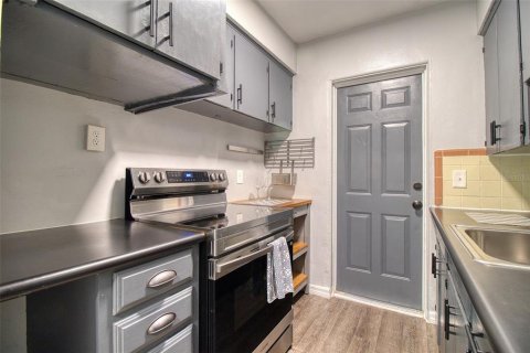 Apartamento en alquiler en Saint Petersburg, Florida, 2 dormitorios, 83.24 m2 № 2196486 - foto 13