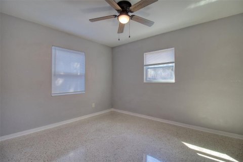 Apartamento en alquiler en Saint Petersburg, Florida, 2 dormitorios, 83.24 m2 № 2196486 - foto 15