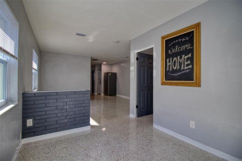 Apartamento en alquiler en Saint Petersburg, Florida, 2 dormitorios, 83.24 m2 № 2196486 - foto 5