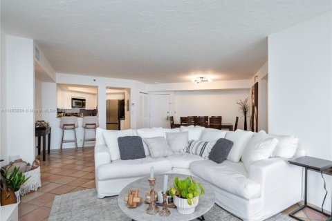 Condo in Miami Beach, Florida, 2 bedrooms  № 1695118 - photo 7