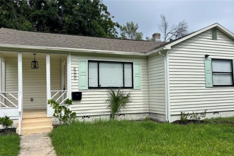 House in Saint Petersburg, Florida 3 bedrooms, 158.4 sq.m. № 1826173 - photo 6