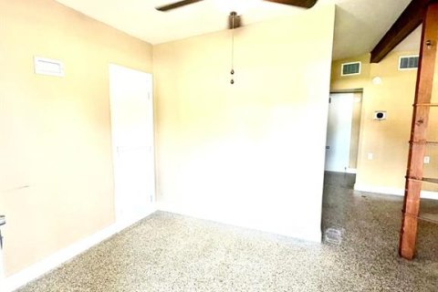 Appartement à louer à Kissimmee, Floride: 2 chambres, 69.68 m2 № 2388985 - photo 3