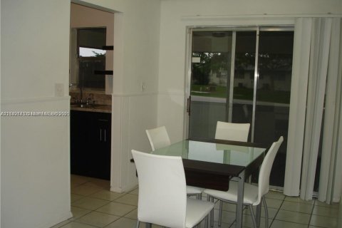 Condo in Pompano Beach, Florida, 2 bedrooms  № 1852316 - photo 14