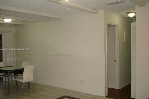 Condo in Pompano Beach, Florida, 2 bedrooms  № 1852316 - photo 10