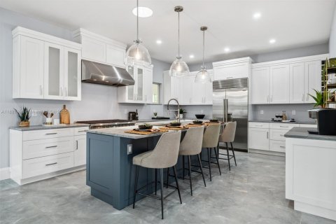 Villa ou maison à vendre à Cape Coral, Floride: 4 chambres, 319.21 m2 № 1786579 - photo 10