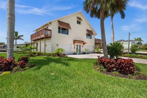 Villa ou maison à vendre à Cape Coral, Floride: 4 chambres, 319.21 m2 № 1786579 - photo 5
