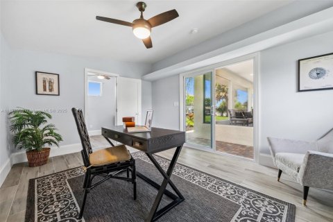 Villa ou maison à vendre à Cape Coral, Floride: 4 chambres, 319.21 m2 № 1786579 - photo 27