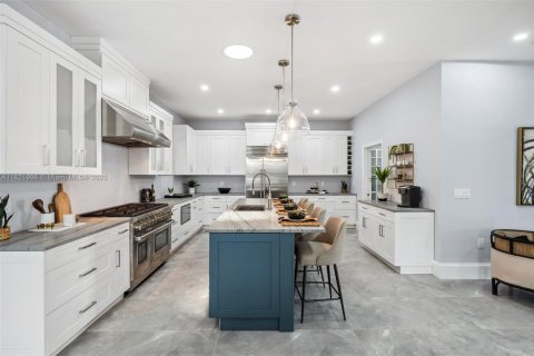Villa ou maison à vendre à Cape Coral, Floride: 4 chambres, 319.21 m2 № 1786579 - photo 11