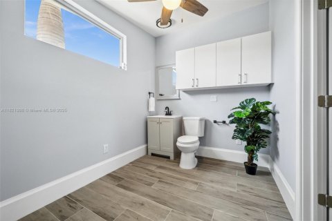 Villa ou maison à vendre à Cape Coral, Floride: 4 chambres, 319.21 m2 № 1786579 - photo 28