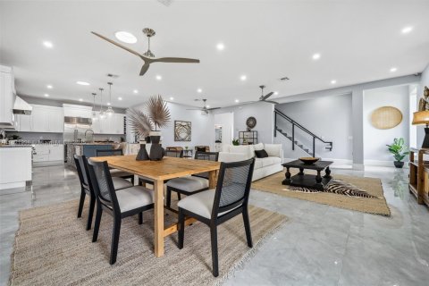 Villa ou maison à vendre à Cape Coral, Floride: 4 chambres, 319.21 m2 № 1786579 - photo 16