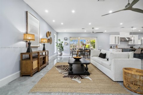 Villa ou maison à vendre à Cape Coral, Floride: 4 chambres, 319.21 m2 № 1786579 - photo 18