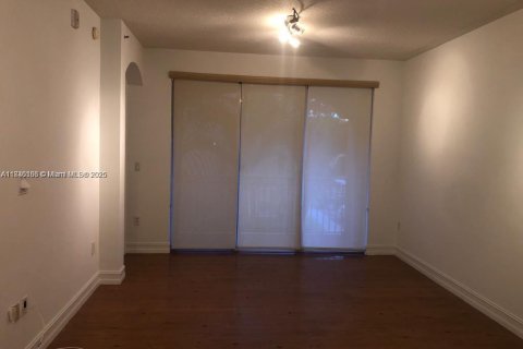 Купить кондоминиум в Дорал, Флорида 3 спальни, 118.08м2, № 1842924 - фото 2