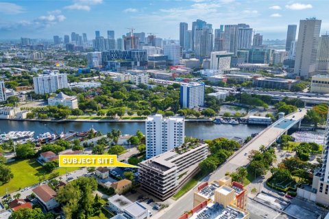 Immobilier commercial à vendre à Miami, Floride № 1940802 - photo 1