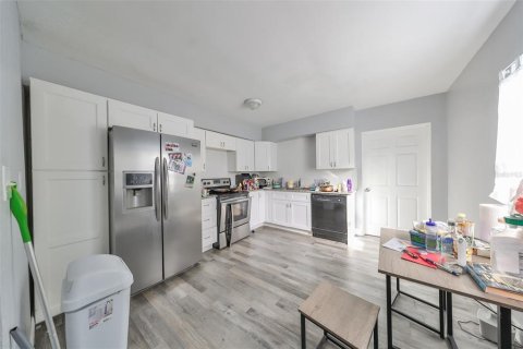 House in Gulfport, Florida 3 bedrooms, 94.2 sq.m. № 1552331 - photo 4