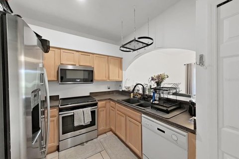 Townhouse in Tampa, Florida 2 bedrooms, 131.18 sq.m. № 2209804 - photo 8