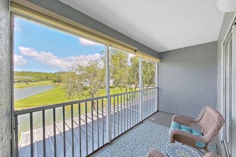 Townhouse in Tampa, Florida 2 bedrooms, 131.18 sq.m. № 2209804 - photo 20