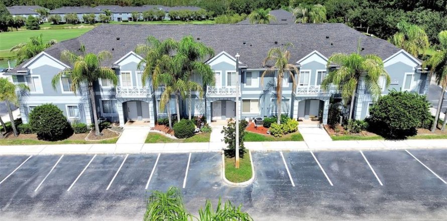 Townhouse in Tampa, Florida 2 bedrooms, 131.18 sq.m. № 2209804
