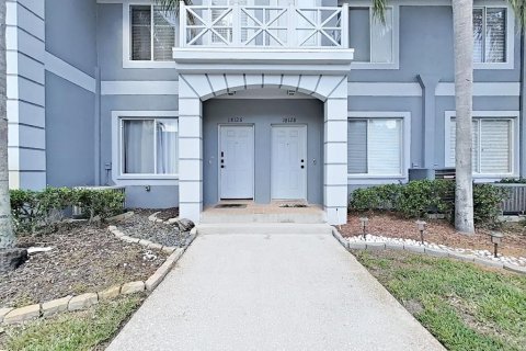Townhouse in Tampa, Florida 2 bedrooms, 131.18 sq.m. № 2209804 - photo 3
