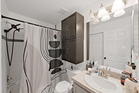Townhouse in Tampa, Florida 2 bedrooms, 131.18 sq.m. № 2209804 - photo 18