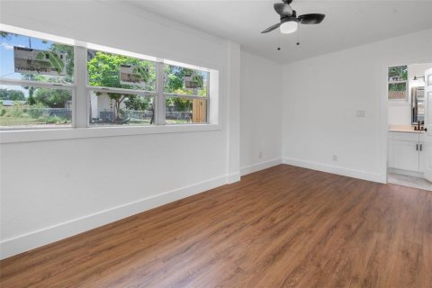 House in Orlando, Florida 4 bedrooms, 110.55 sq.m. № 1856774 - photo 10