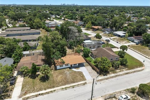 House in Orlando, Florida 4 bedrooms, 110.55 sq.m. № 1856774 - photo 23