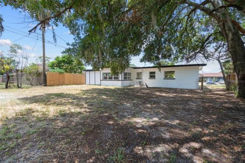 House in Orlando, Florida 4 bedrooms, 110.55 sq.m. № 1856774 - photo 22
