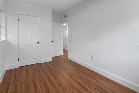 House in Orlando, Florida 4 bedrooms, 110.55 sq.m. № 1856774 - photo 20