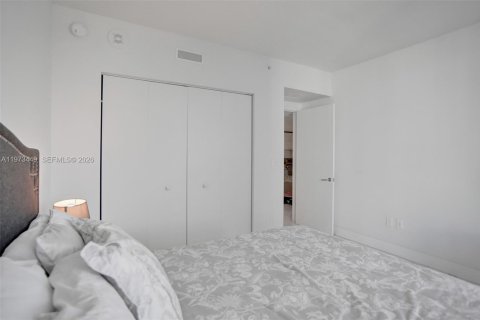 Condo in Miami, Florida, 2 bedrooms  № 2034050 - photo 19