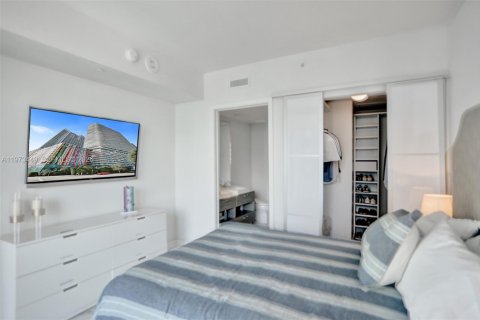Condo in Miami, Florida, 2 bedrooms  № 2034050 - photo 14