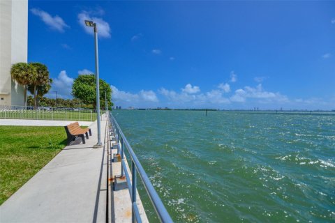 Copropriété à louer à Miami, Floride: 1 chambre, 77.2 m2 № 2017787 - photo 10