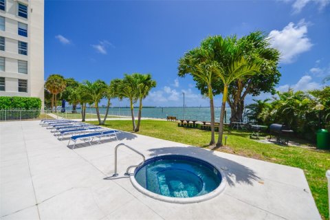 Copropriété à louer à Miami, Floride: 1 chambre, 77.2 m2 № 2017787 - photo 15