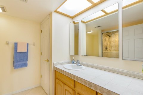 Condo in Clearwater, Florida, 2 bedrooms  № 2393718 - photo 15