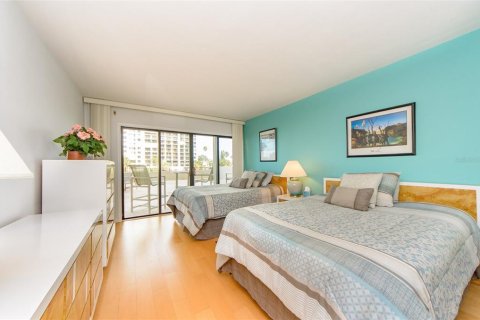 Condo in Clearwater, Florida, 2 bedrooms  № 2393718 - photo 17