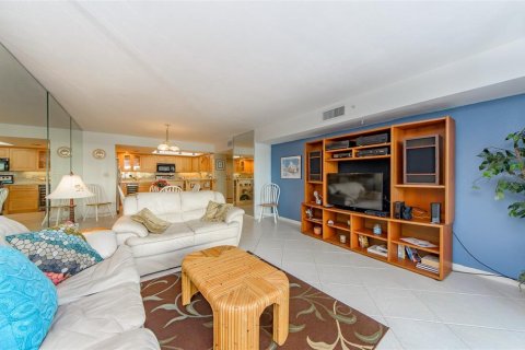Condo in Clearwater, Florida, 2 bedrooms  № 2393718 - photo 5