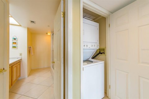 Condo in Clearwater, Florida, 2 bedrooms  № 2393718 - photo 18