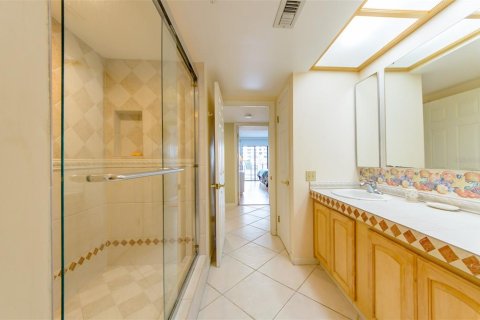 Condo in Clearwater, Florida, 2 bedrooms  № 2393718 - photo 20