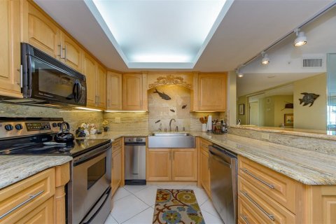 Condo in Clearwater, Florida, 2 bedrooms  № 2393718 - photo 9