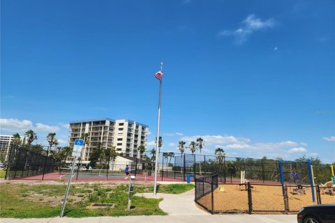Condo in Clearwater, Florida, 2 bedrooms  № 2393718 - photo 30