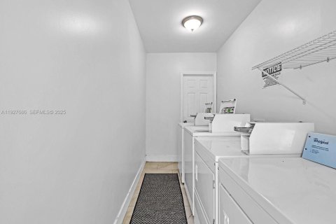 Appartement à louer à Hollywood, Floride: 1 chambre № 1992869 - photo 19