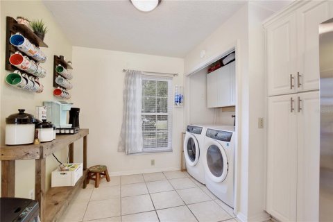 Condo in Winter Springs, Florida, 3 bedrooms № 2226745 - photo 6