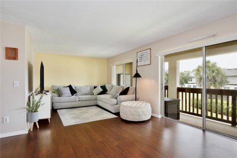 Condo in Winter Springs, Florida, 3 bedrooms № 2226745 - photo 9