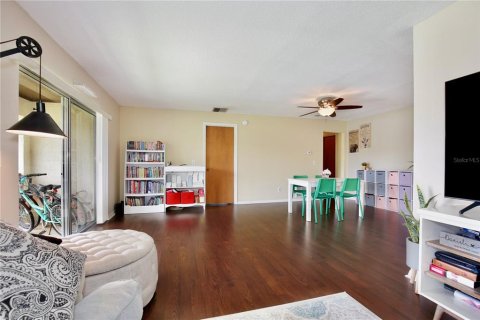 Condo in Winter Springs, Florida, 3 bedrooms № 2226745 - photo 7