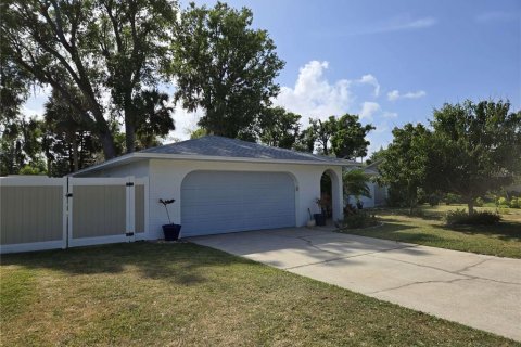 Villa ou maison à vendre à Port Orange, Floride: 2 chambres, 134.52 m2 № 1637476 - photo 4
