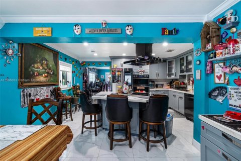 Villa ou maison à vendre à Miami, Floride: 4 chambres, 177.26 m2 № 2054767 - photo 9