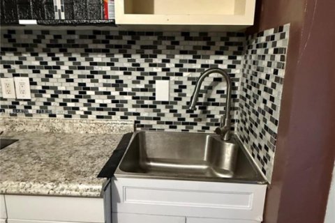 Propiedad comercial en alquiler en Miramar, Florida, 1 dormitorio, 113.71 m2 № 2047119 - foto 4